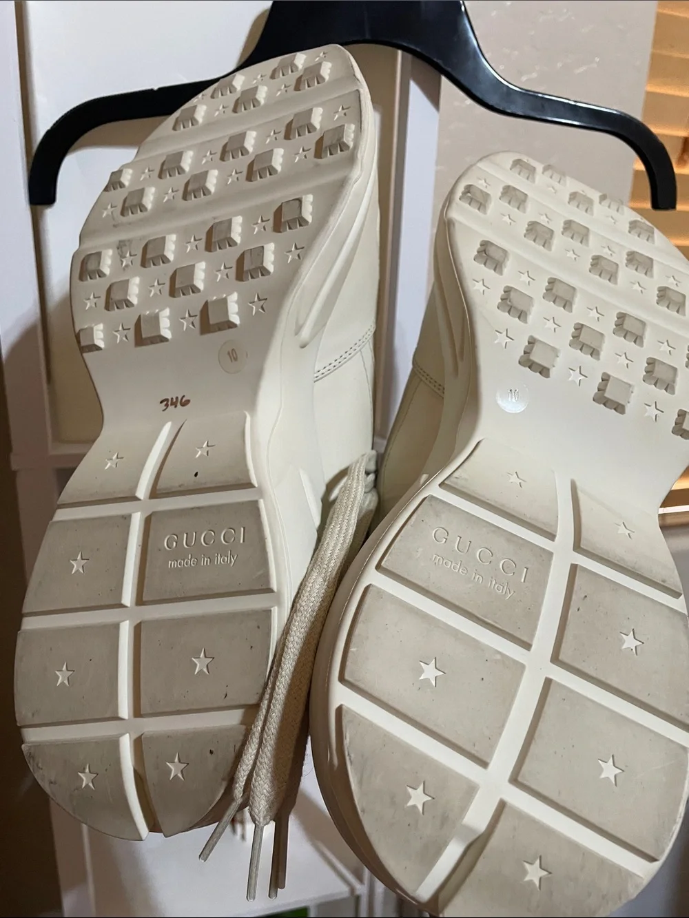 Gucci Cream Leather Logo Sneakers with Red & Green Stripe